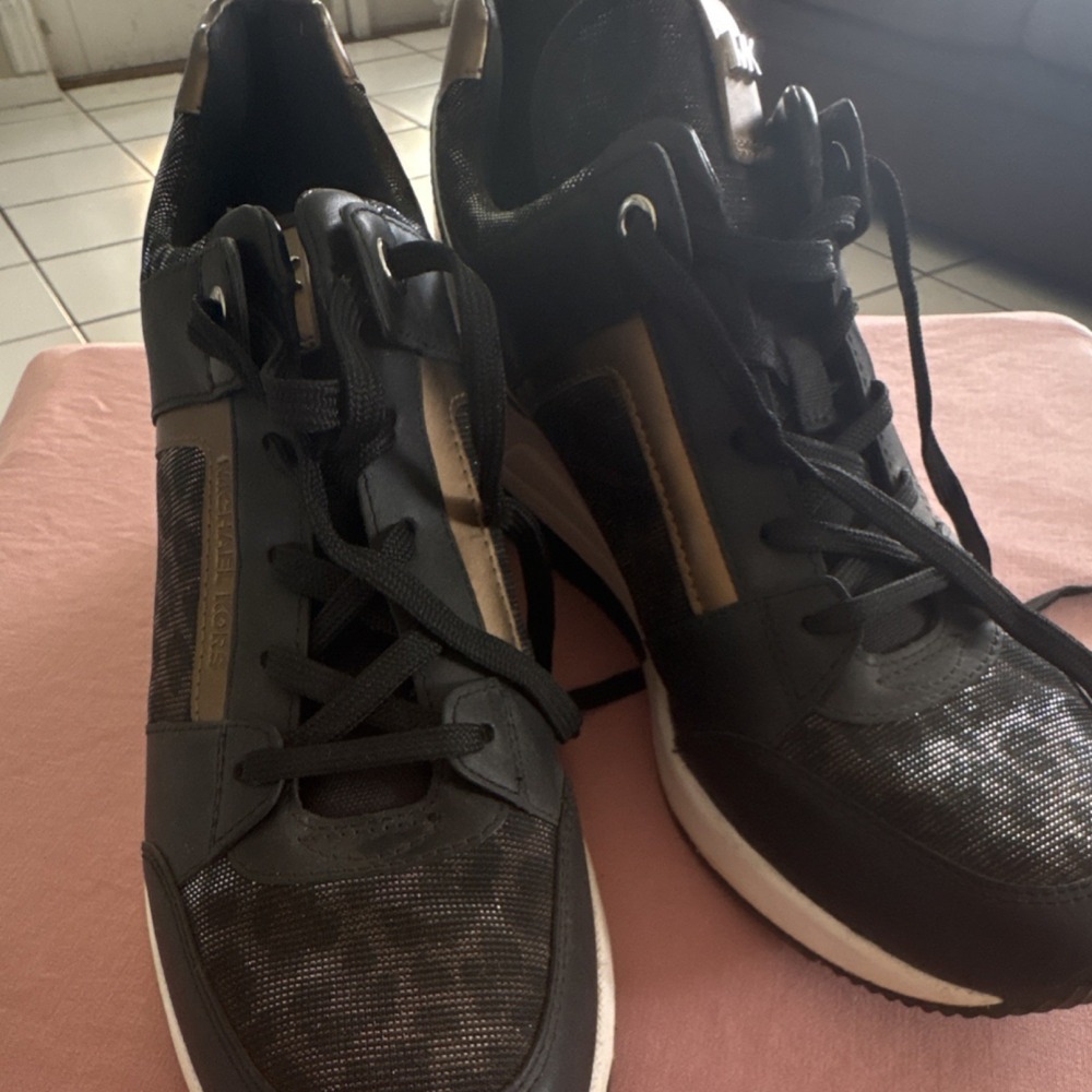 Michael Kors Mens Black Gold Leather Textile Lace Up Sneakers HJ201 Size 9M